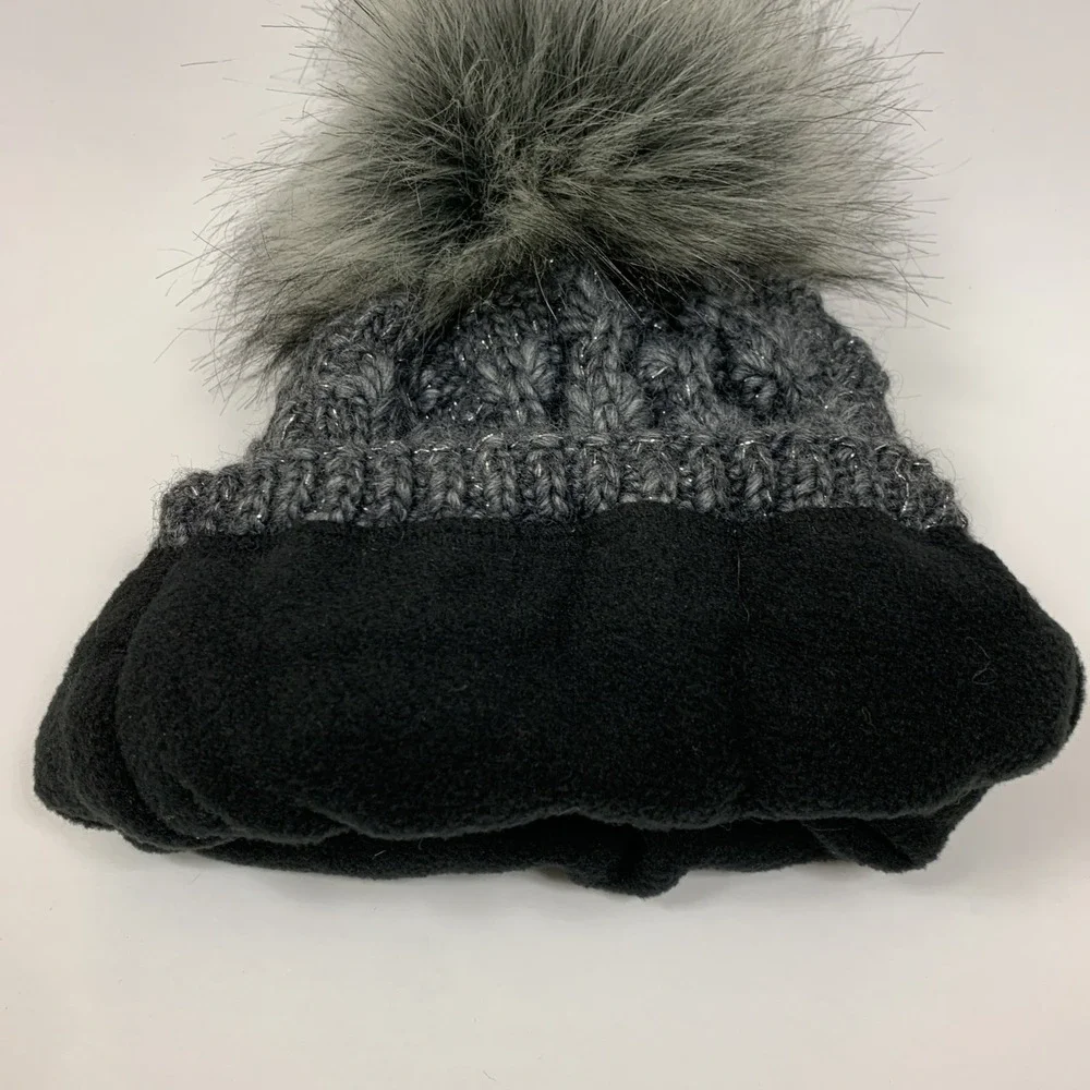 NWOT Villagehouse Chunky Knit Gray Silver Faux Fur Pom Fleece Lined Hat Poland